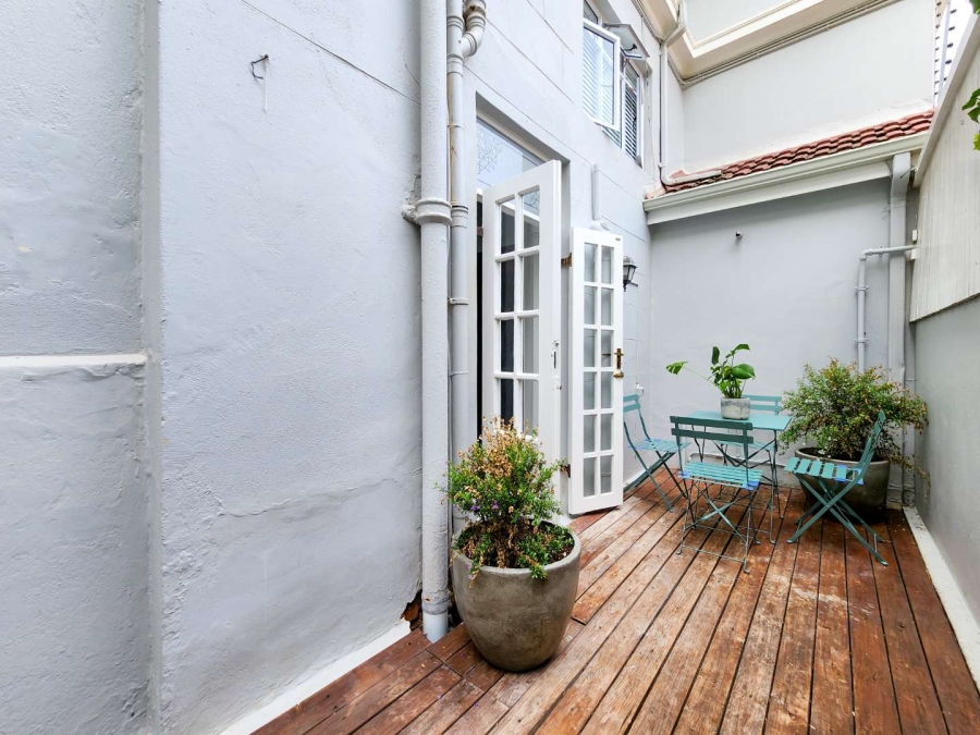 2 Bedroom Property for Sale in Green Point Western Cape